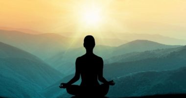 Los 38 Beneficios del Yoga del doctor americano Timothy Mc Call.