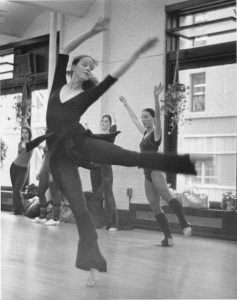 Clases de Modern Jazz Dance. Nivel básico para adultos | Body Ballet Clases de Modern Jazz Dance. Nivel básico para adultos | Body Ballet